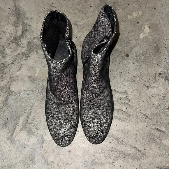 NWOT LOGO boots - Picture 2 of 4